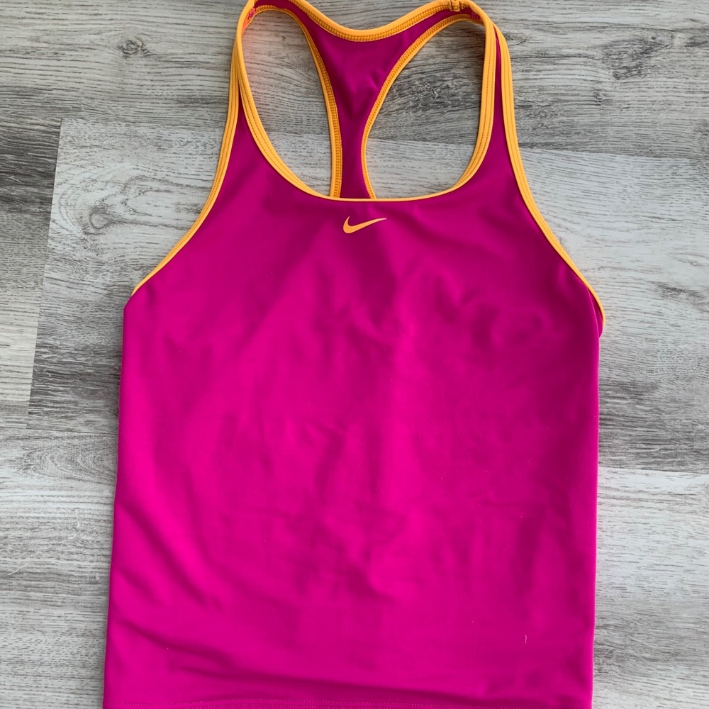 cropped nike middle swoosh workout tank